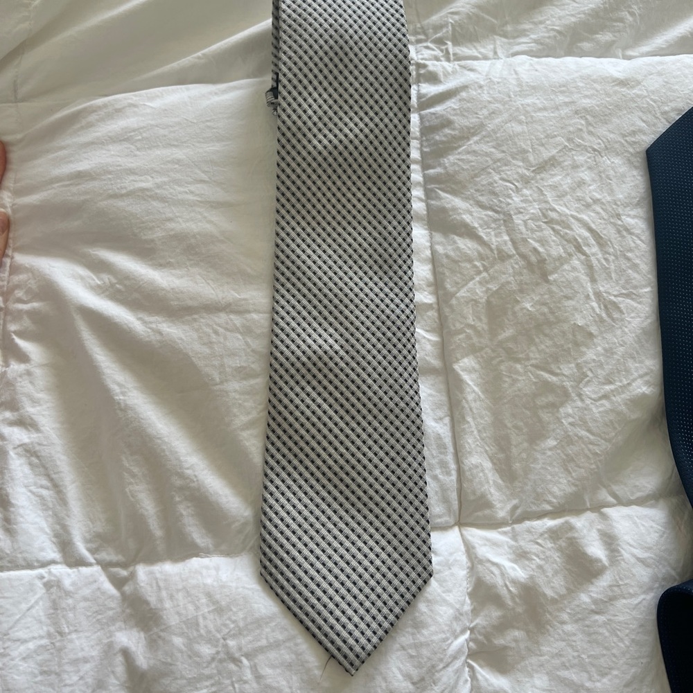 CALVIN KLEIN 100% Silk Tie